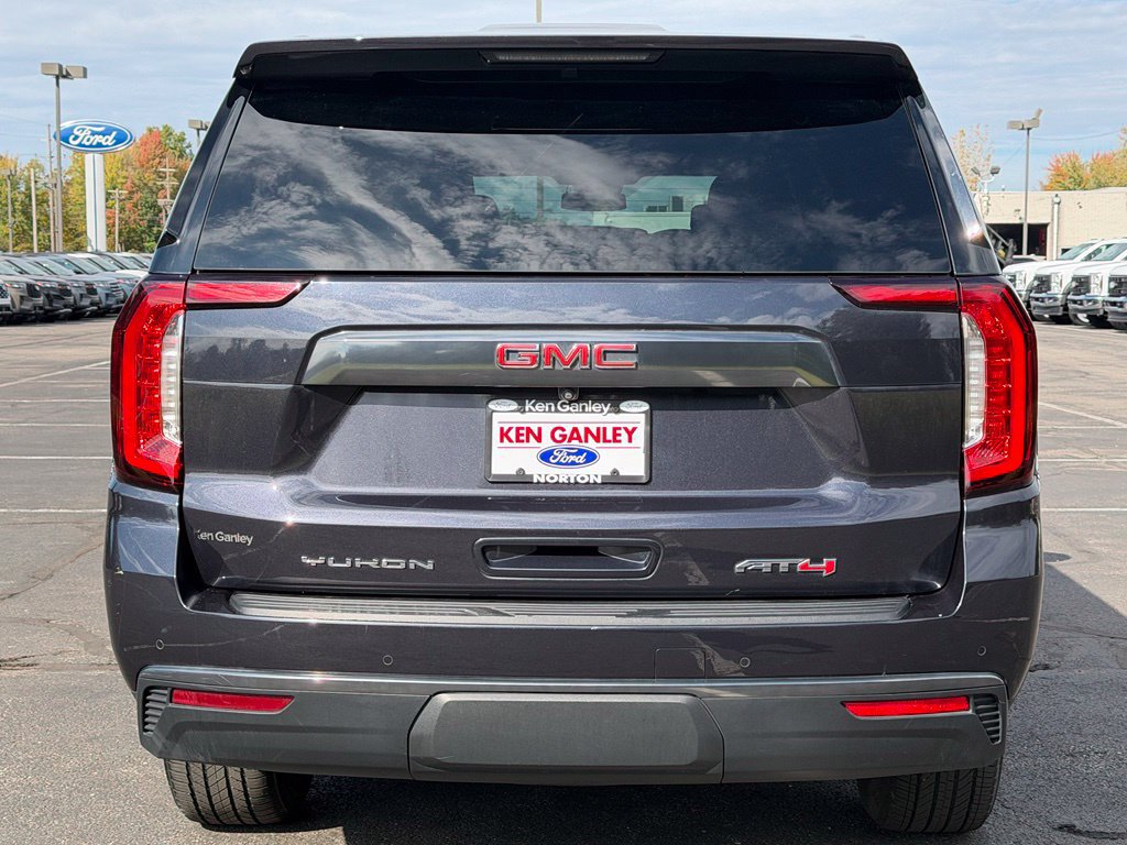 Used 2023 GMC Yukon XL AT4 w/ AT4 Premium Package AWD/4WD image 6