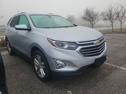 Used 2019 Chevrolet Equinox Premier image 2