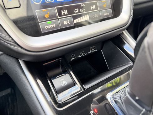 Certified 2025 Subaru Legacy Limited image 24