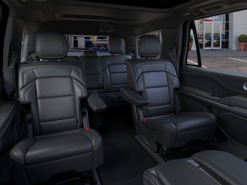 New 2025 Lincoln Navigator Reserve w/ Jet Appearance Package AWD/4WD image 11