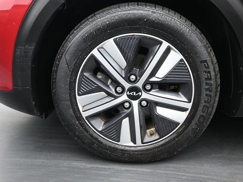 Used 2022 Kia Niro LXS FWD image 10