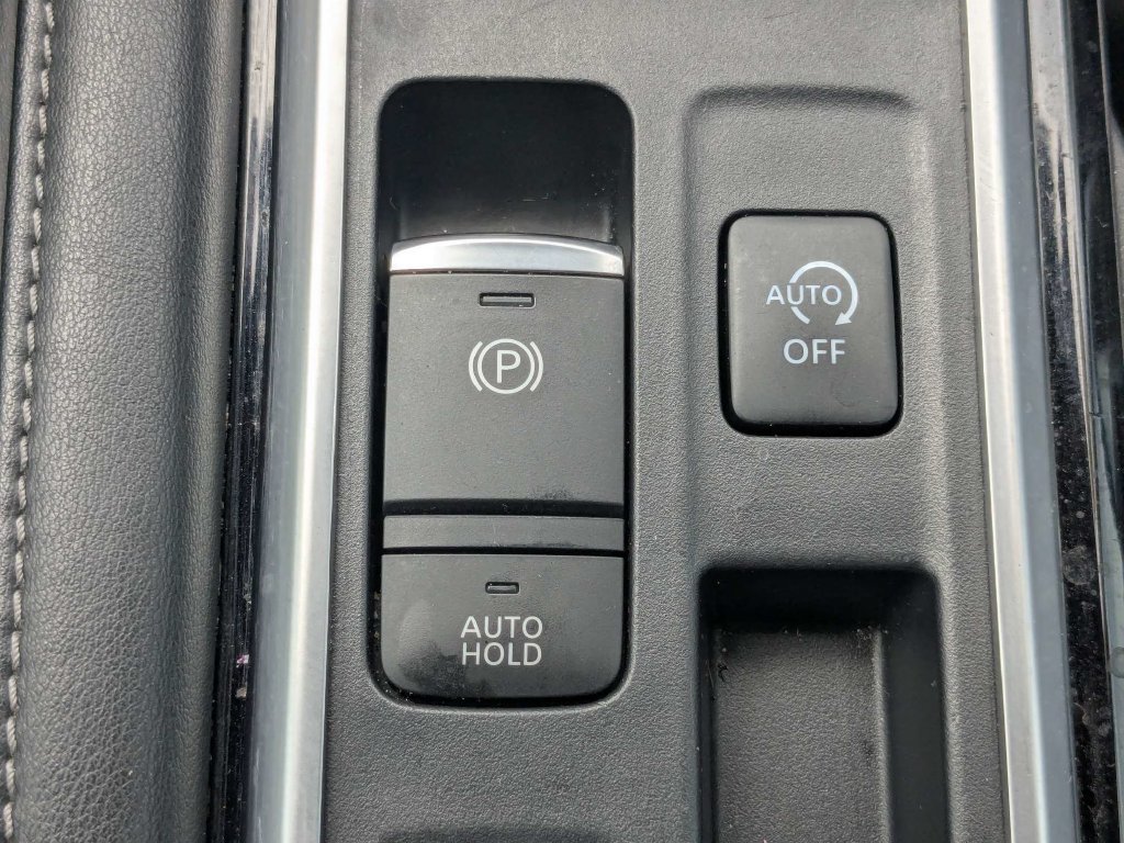 Used 2022 Nissan Pathfinder SV FWD image 28