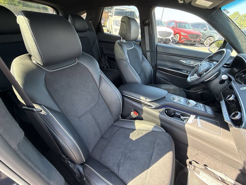 Used 2022 Genesis GV70 3.5T Sport w/ Sport Prestige Package AWD/4WD image 32