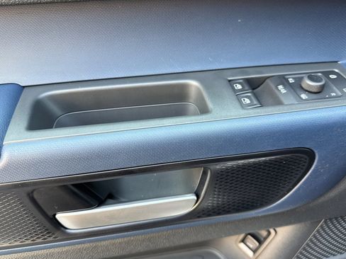 New 2025 Volkswagen ID. Buzz Pro S image 11