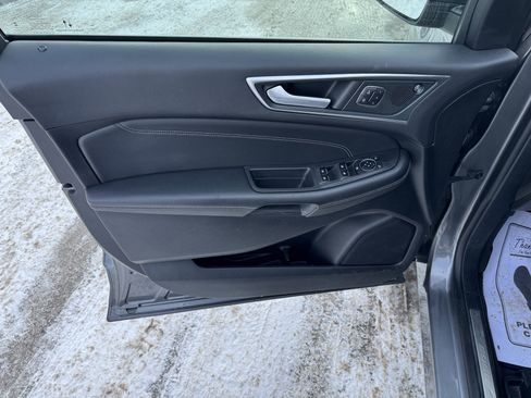 Used 2024 Ford Edge Titanium image 7