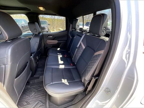 Used 2024 GMC Canyon Denali AWD/4WD image 14