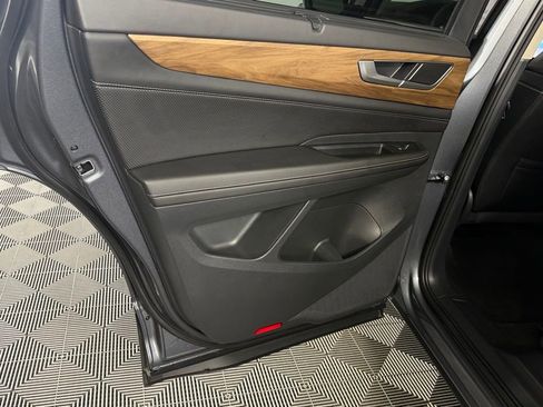 Used 2025 Volkswagen Atlas SE FWD image 27