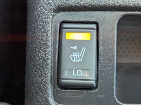 Used 2022 Nissan Rogue Sport SL w/ Premium Package image 24