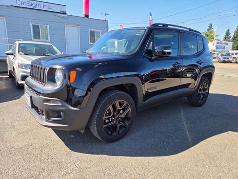 Used 2018 Jeep Renegade Altitude w/ UConnect 8.4 Nav Group AWD/4WD image 1