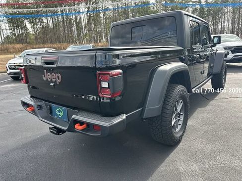 Used 2025 Jeep Gladiator Mojave w/ Convenience Group AWD/4WD image 8