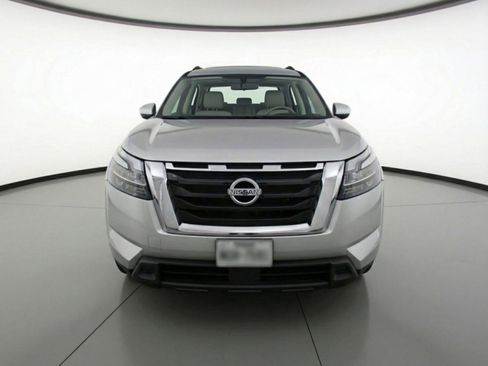 Used 2025 Nissan Pathfinder SV image 1