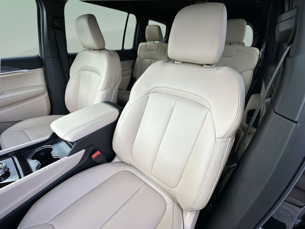 Used 2026 Jeep Grand Cherokee L Limited w/ Limited Altitude Package RWD image 22