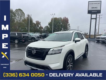 Used 2024 Nissan Pathfinder Platinum w/ Black Appearance Package