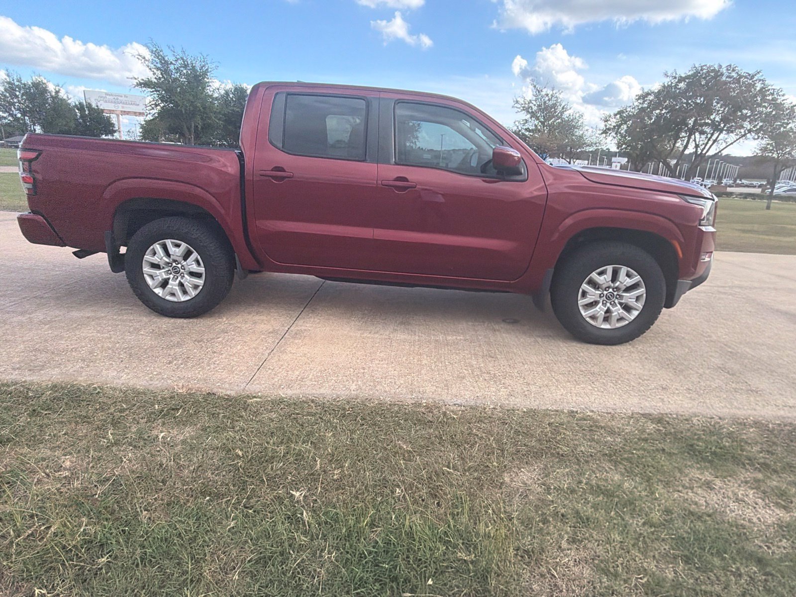 Used 2022 Nissan Frontier SV w/ Technology Package AWD/4WD image 7