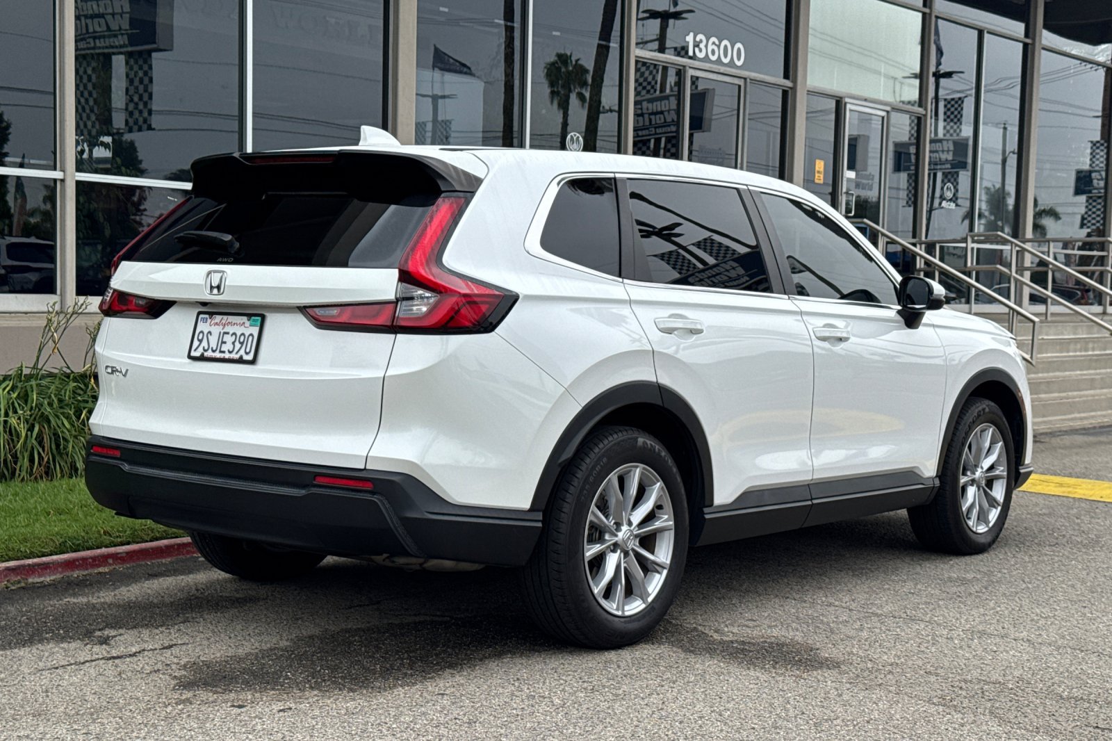 Used 2023 Honda CR-V EX image 5