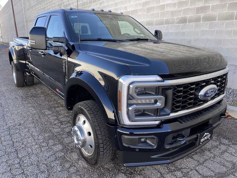 Used 2025 Ford F450 Platinum image 2