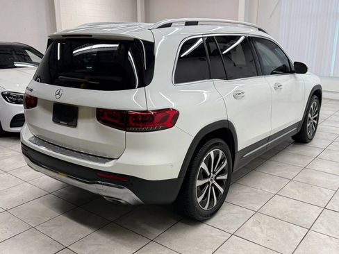 Used 2023 Mercedes-Benz GLB 250 w/ Premium Package image 9