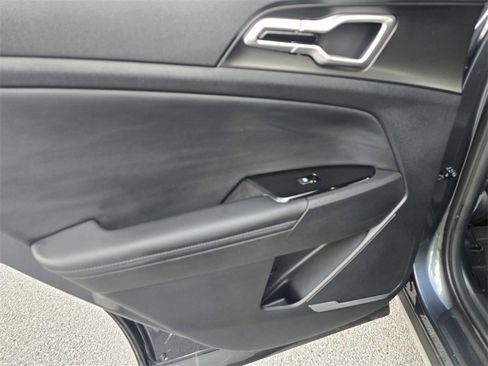 Used 2024 Kia Sportage EX image 13