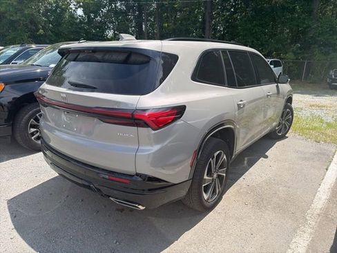 Used 2026 Buick Enclave Sport Touring w/ Super Cruise Package FWD image 8