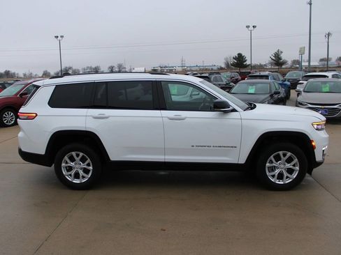 Used 2023 Jeep Grand Cherokee L Limited image 4
