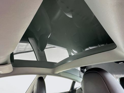 Used 2023 Tesla Model 3 Standard Range image 26