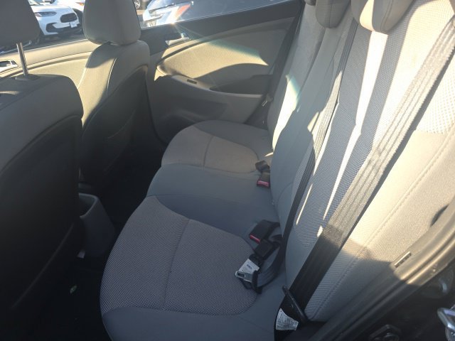 Used 2013 Hyundai Accent GS FWD image 7