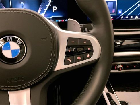 Certified 2025 BMW X7 xDrive40i w/ M Sport Package image 19