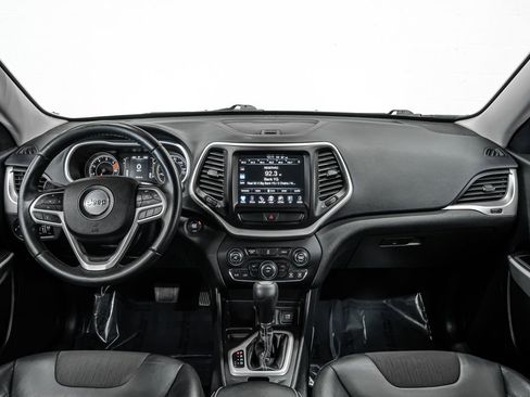 Used 2018 Jeep Cherokee Latitude Plus image 12