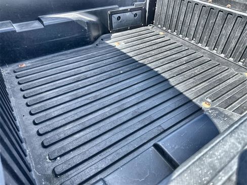 Used 2017 Toyota Tacoma SR5 image 18