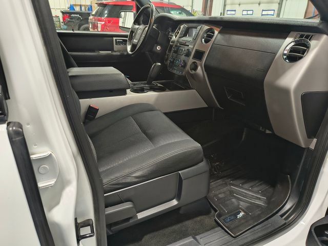 Used 2017 Ford Expedition XLT AWD/4WD image 22