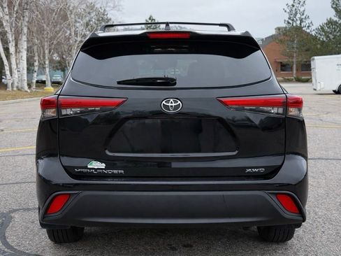 Used 2022 Toyota Highlander XLE image 9