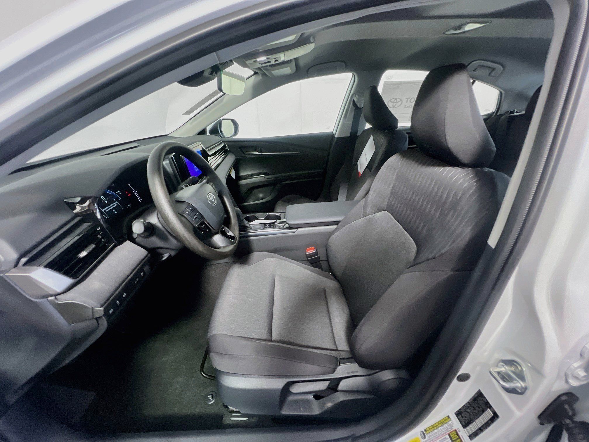 Used 2025 Toyota Camry LE FWD image 14