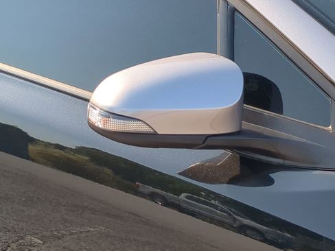 Used 2020 Toyota C-HR XLE image 10