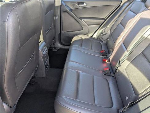 Used 2016 Volkswagen Tiguan S image 17