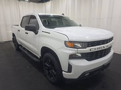 Used 2020 Chevrolet Silverado 1500 Custom w/ Custom Value Package AWD/4WD image 1