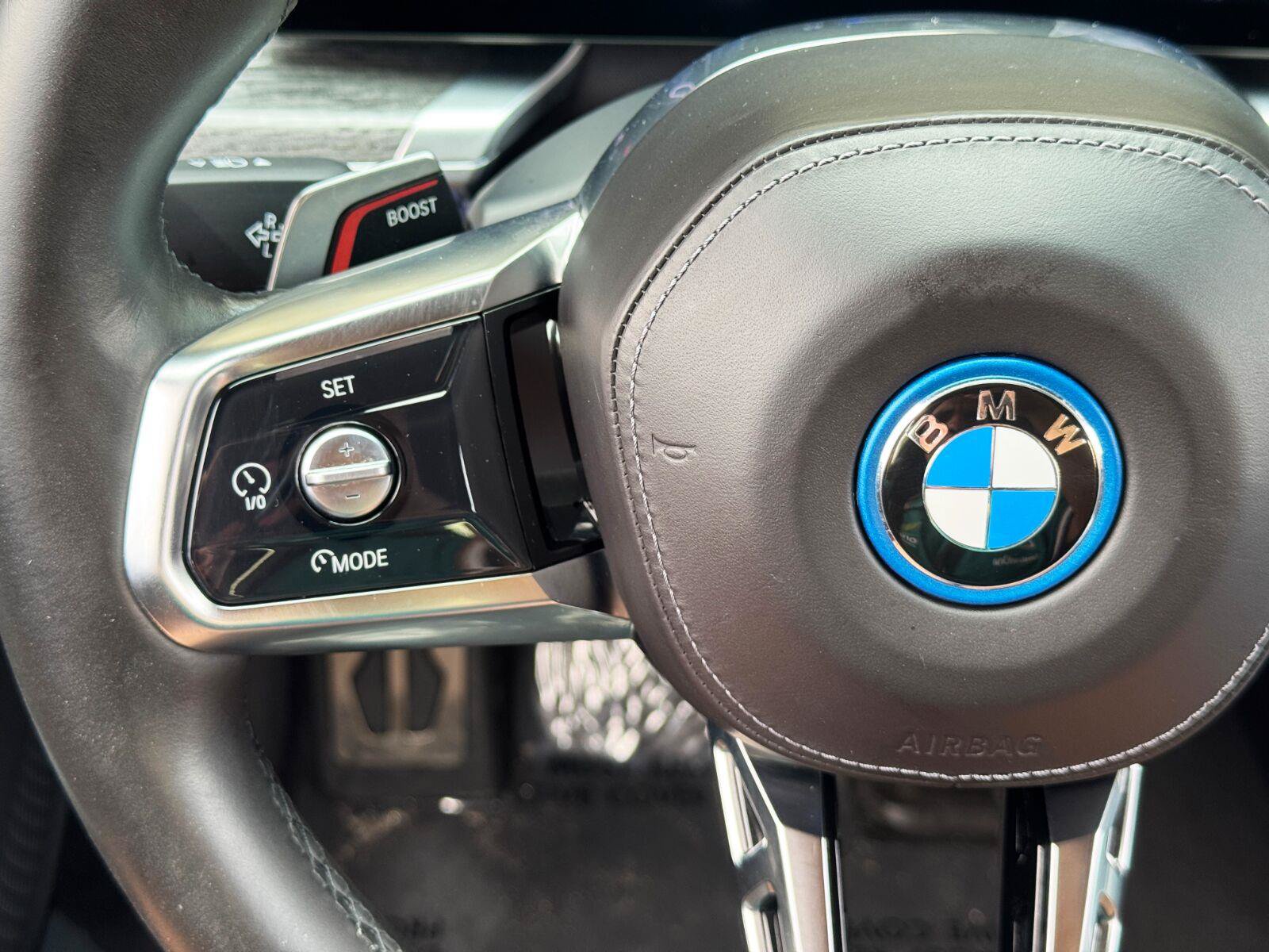 Used 2024 BMW i7 xDrive60 w/ Premium Package AWD/4WD image 22