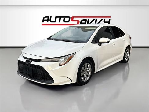 Used 2022 Toyota Corolla LE image 3