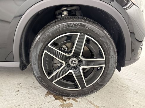 Used 2026 Mercedes-Benz GLC 300 image 12