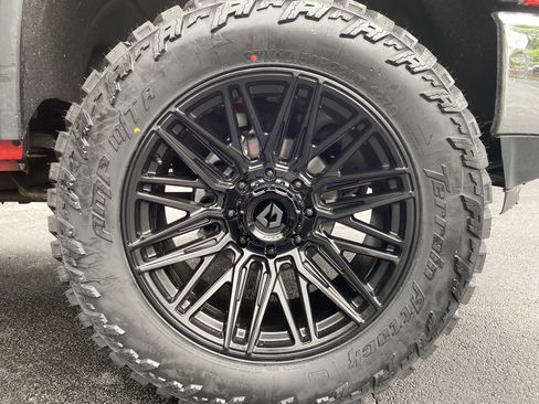 Used 2022 Chevrolet Silverado 2500 LTZ w/ LTZ Premium Package AWD/4WD image 14