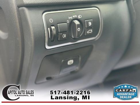 Used 2017 Volvo V60 T5 Cross Country Platinum w/ Climate Package image 15