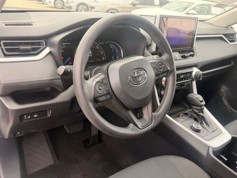 Used 2024 Toyota RAV4 LE AWD/4WD image 14