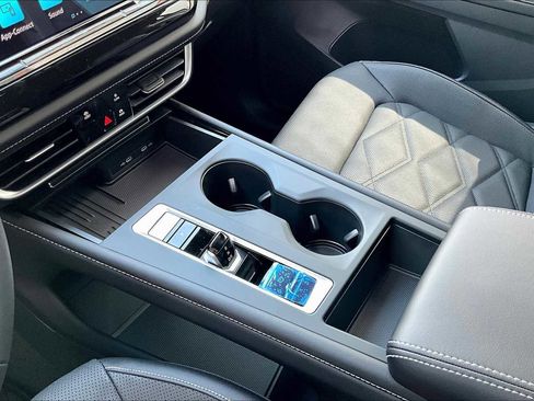 New 2026 Volkswagen Atlas SE image 7