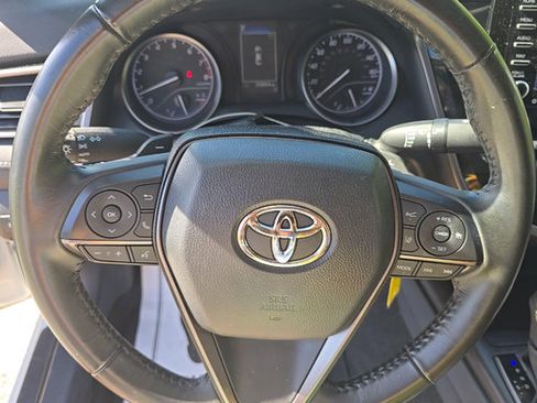 Used 2023 Toyota Camry SE FWD image 11