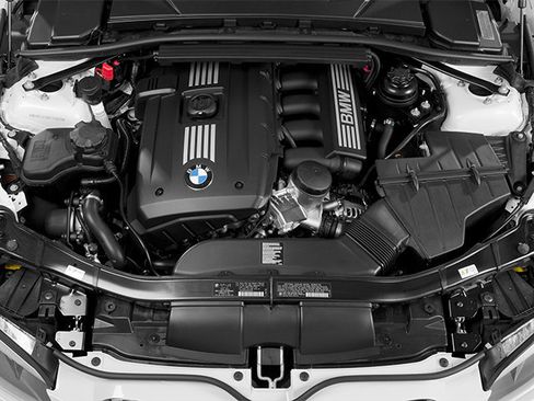 Used 2013 BMW 328i xDrive Coupe AWD/4WD image 13