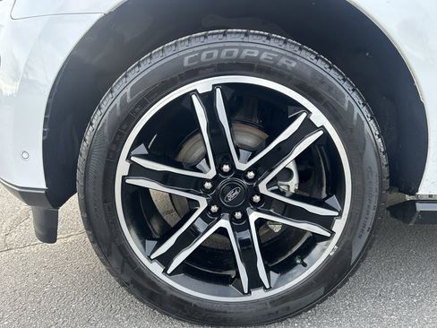 Used 2021 Ford Expedition Max Limited image 11