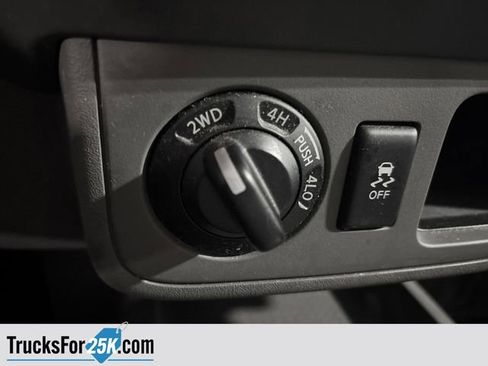 Used 2019 Nissan Frontier SV image 21