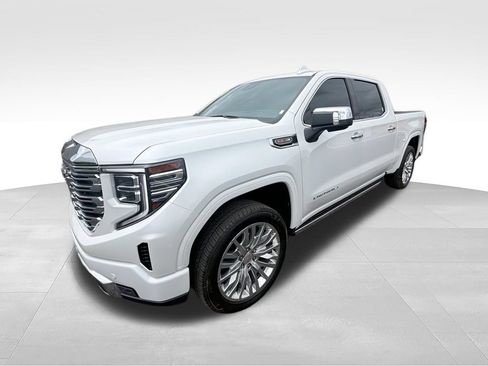 Used 2024 GMC Sierra 1500 Denali w/ Denali Reserve Package AWD/4WD image 4