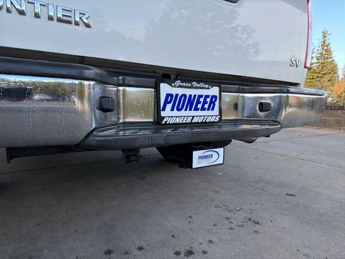 Used 2020 Nissan Frontier SV RWD image 16