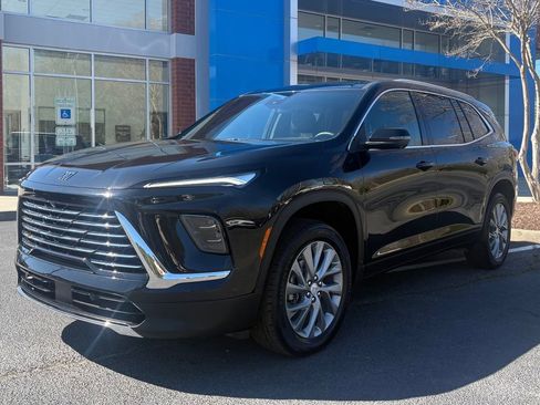 Used 2025 Buick Enclave Preferred image 1