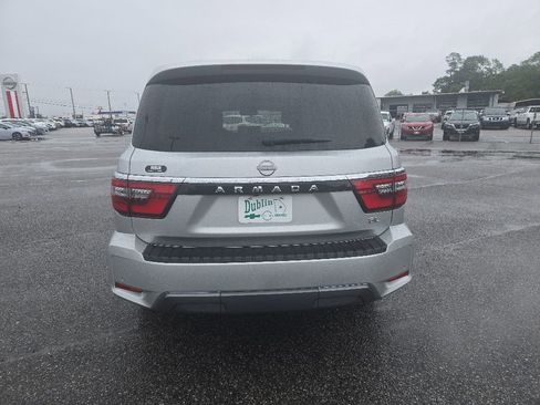 Used 2024 Nissan Armada SL w/ Captain's Chairs Package RWD image 4